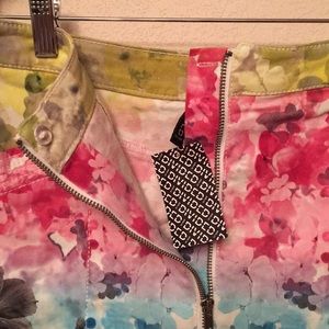 H&M Skirts - H AND M FLORAL FUN MINI SKIRT H&M Skirts - H AND M FLORAL FUN MINI SKIRT